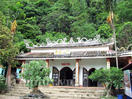 Khu du lịch chùa Tiên (Hòa Bình) đón trên 30 vạn lượt khách 