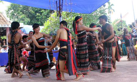 Lễ hội điện Trường Bà - điểm nhấn du lịch vùng cao Trà Bồng 