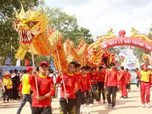 Khai mạc Lễ hội văn hóa du lịch Dinh Thầy Thím 2013