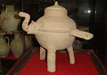 Triển lãm cổ vật về đồ uống rượu tại Thành cổ Hà Nội