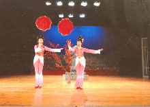 Đoàn nghệ thuật tỉnh Quảng Tây biểu diễn tại Hà Nội