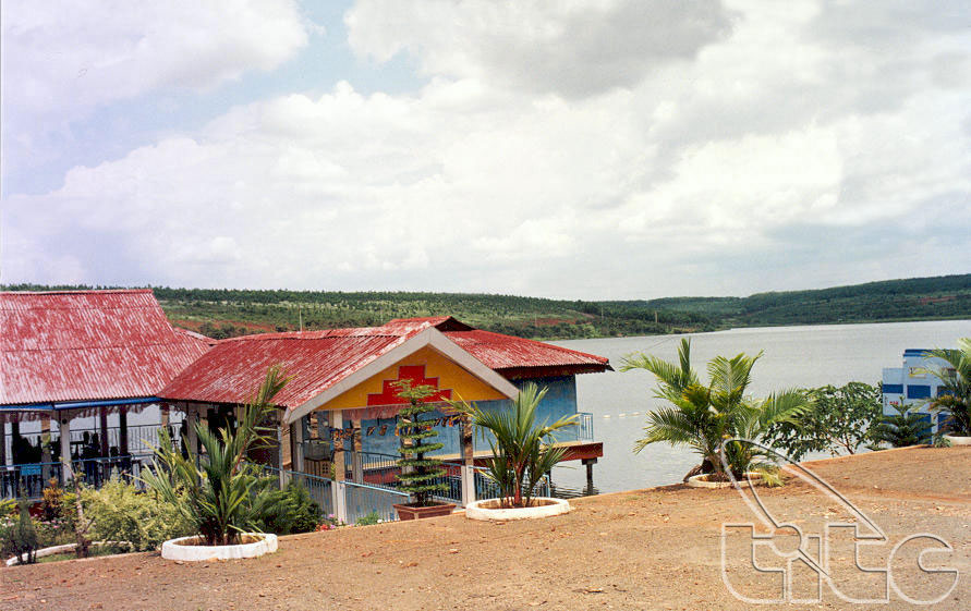 Khu du lịch hồ Suối Lam