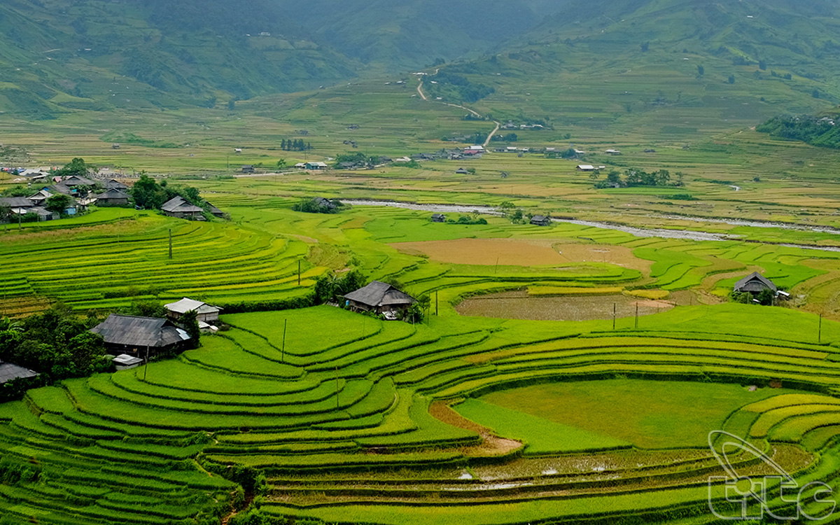 Overview of Cao Pha Valley