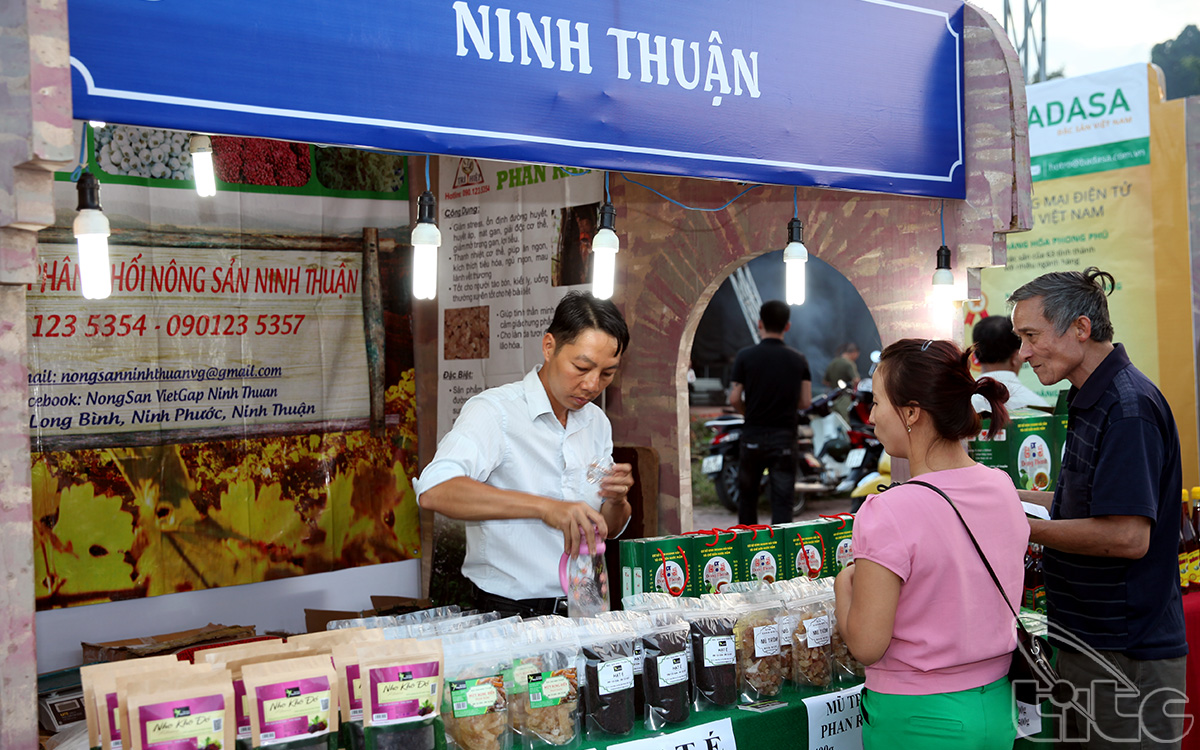 Attractive specialties in the booth of Ninh Thuan Province