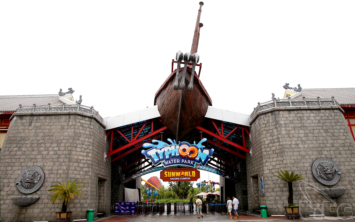 The entrance of  Typhoon Water Park