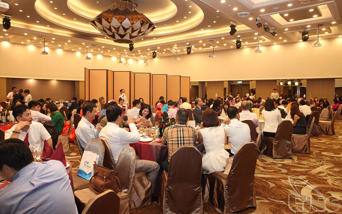 The delegates attended roadshow in Taipei City
