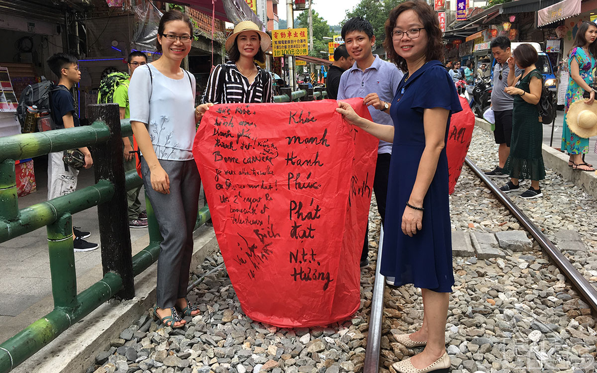Đoàn Việt Nam tham quan tại Đài Bắc